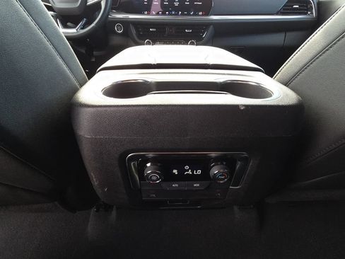 Used 2025 Chevrolet Tahoe Z71 AWD/4WD image 30