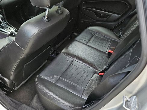 Used 2016 Ford Fiesta Titanium image 10