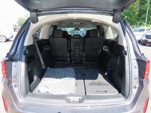 New 2026 Honda Odyssey Touring image 11