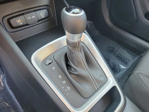 New 2026 Hyundai Venue SE image 9