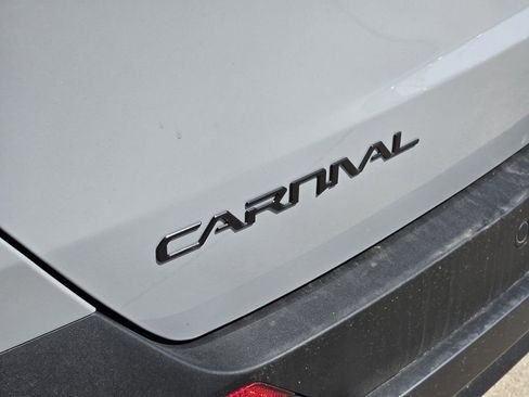 New 2026 Kia Carnival SX w/ SX Dark Edition Package FWD image 7