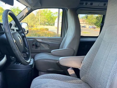 Used 2014 Chevrolet Express 3500 Extended image 11