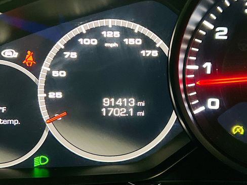 Used 2019 Porsche Cayenne image 8