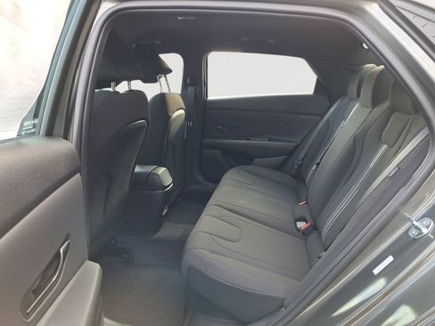 New 2025 Hyundai Elantra SEL image 14