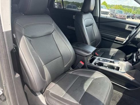 Used 2023 Ford Explorer Limited w/ Equipment Group 301A AWD/4WD image 27