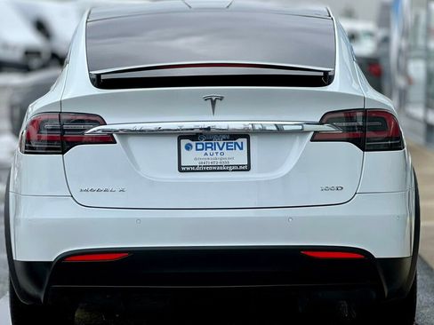 Used 2018 Tesla Model X 100D image 4