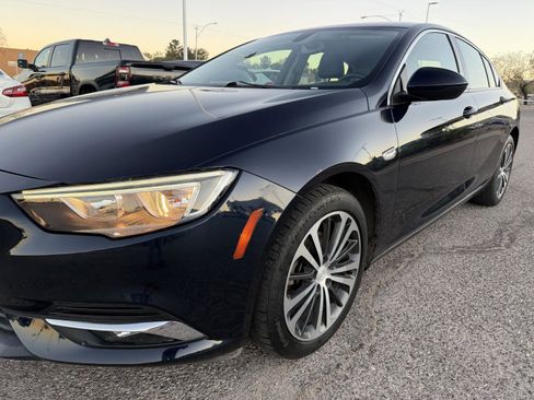 Used 2018 Buick Regal Preferred image 9