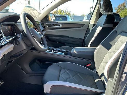 New 2026 Volkswagen Atlas Peak Edition image 10