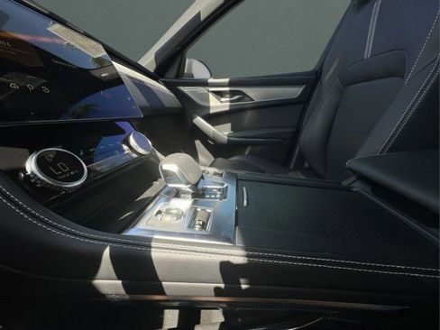 Used 2025 Jaguar F-PACE R-Dynamic S image 26