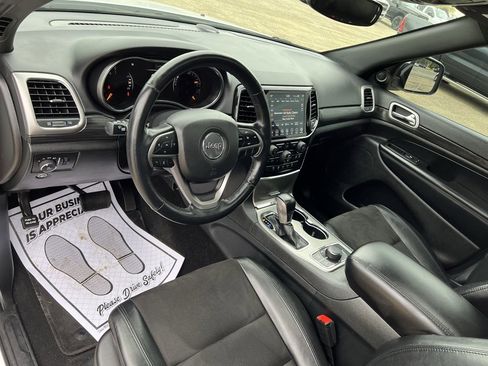 Used 2022 Jeep Grand Cherokee Laredo X image 24