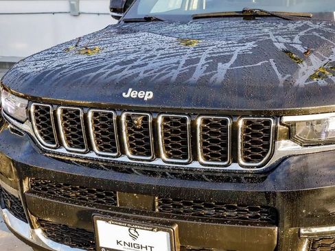 Certified 2024 Jeep Grand Cherokee L Limited w/ Luxury Tech Group II image 6