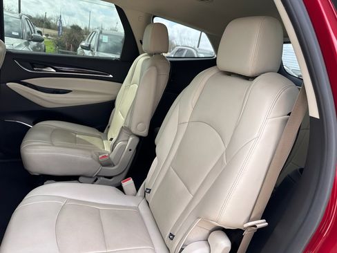 Used 2024 Buick Enclave Essence image 25