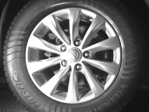 Used 2018 Chrysler Pacifica Touring-L image 15