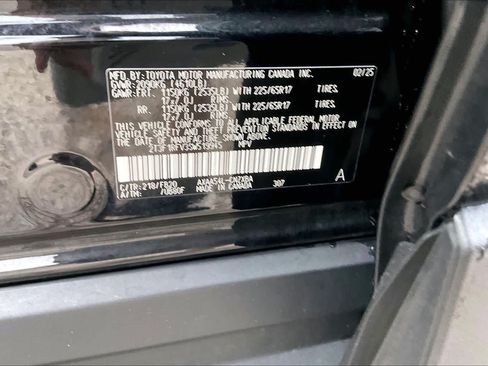 Used 2025 Toyota RAV4 LE AWD/4WD image 34
