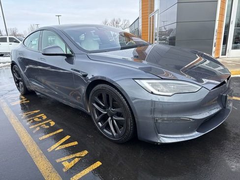 Used 2022 Tesla Model S image 2