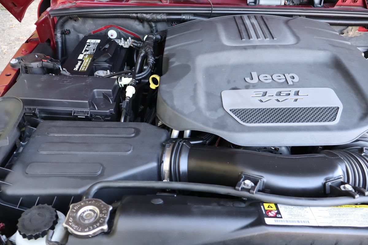 Used 2012 Jeep Wrangler Sahara w/ Connectivity Group AWD/4WD image 33