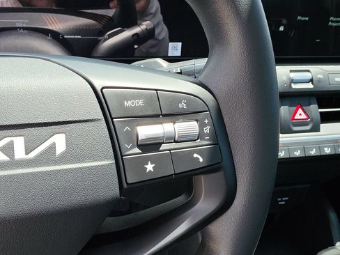 New 2026 Kia K4 FWD image 30