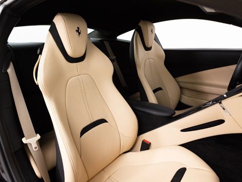 Certified 2021 Ferrari Roma image 58