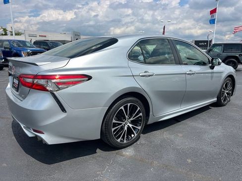 Used 2018 Toyota Camry SE FWD image 8