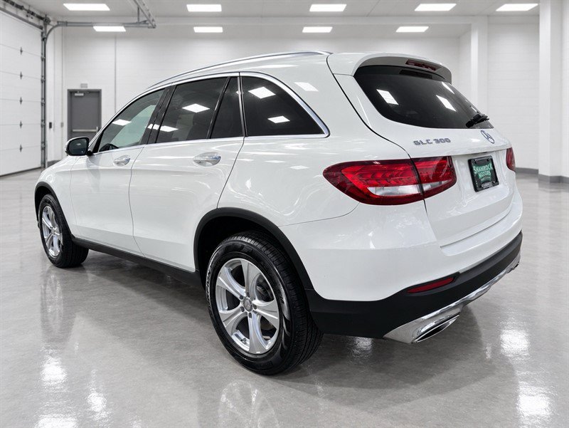 Used 2017 Mercedes-Benz GLC 300 4MATIC image 5