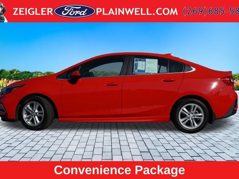 Used 2016 Chevrolet Cruze LT w/ Sun And Sound Package FWD image 2