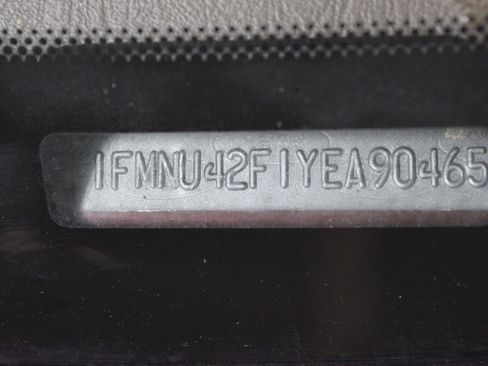 Used 2000 Ford Excursion Limited RWD image 3