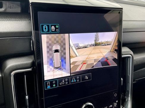 Used 2025 GMC Yukon XL Denali image 23