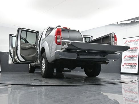 Used 2017 Nissan Frontier SV image 30