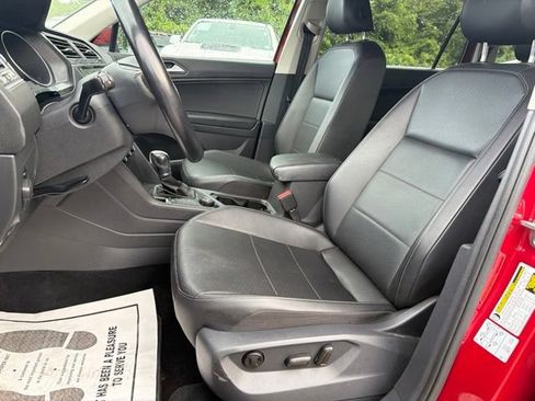 Used 2019 Volkswagen Tiguan SE AWD/4WD image 24