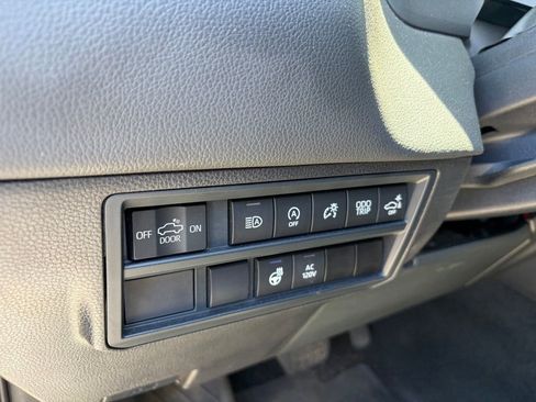 Used 2025 Toyota Tundra Limited AWD/4WD image 7