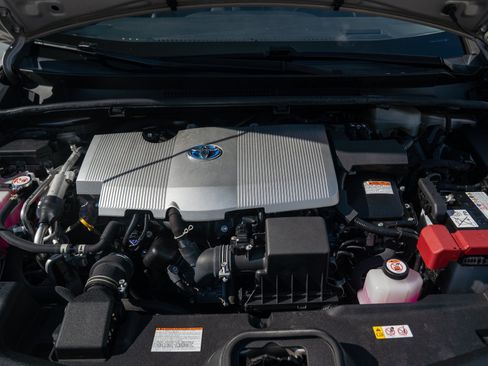 Used 2022 Toyota Prius Prime Limited FWD image 30