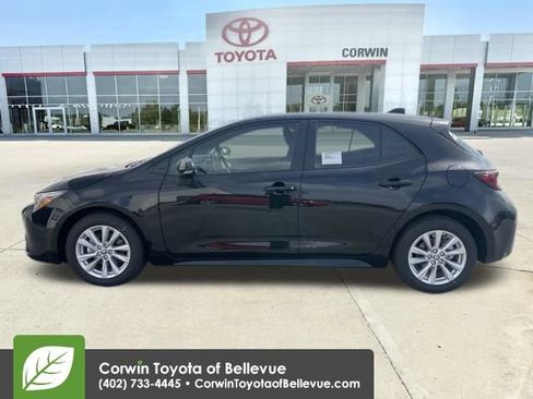 New 2026 Toyota Corolla SE image 2