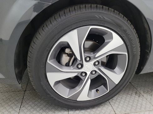 Used 2018 Chevrolet Sonic Premier image 31