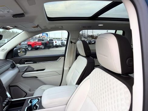 Certified 2024 GMC Acadia Denali w/ Super Cruise Package image 16