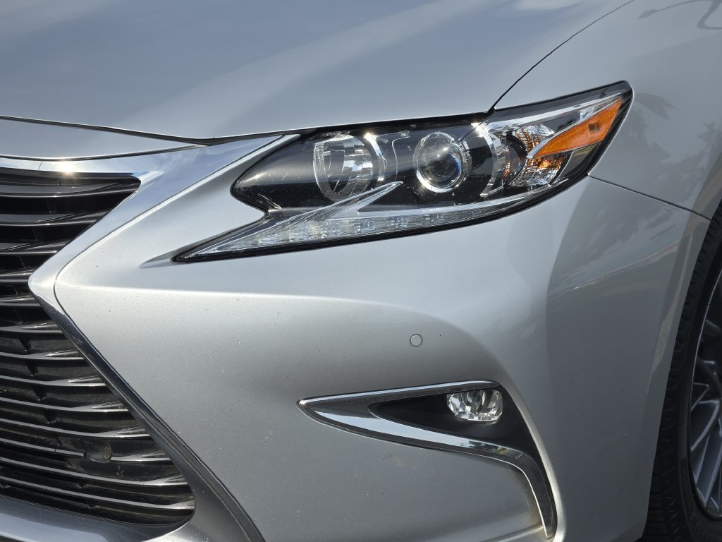 Used 2018 Lexus ES 350 w/ Navigation System Package FWD image 10