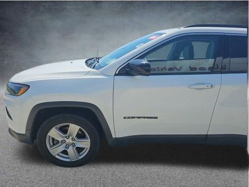 Used 2022 Jeep Compass Latitude w/ Convenience Group FWD image 12