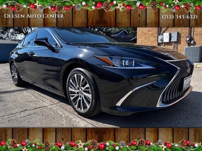 Used 2021 Lexus ES 300h w/ Premium Package