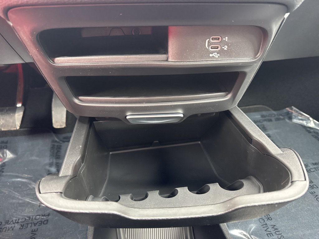 New 2026 Chrysler Pacifica Select AWD/4WD image 17