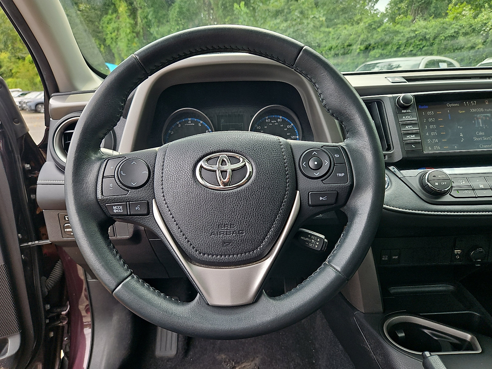 Used 2017 Toyota RAV4 XLE AWD/4WD image 21