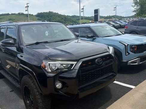 Used 2019 Toyota 4Runner SR5 Premium AWD/4WD image 11