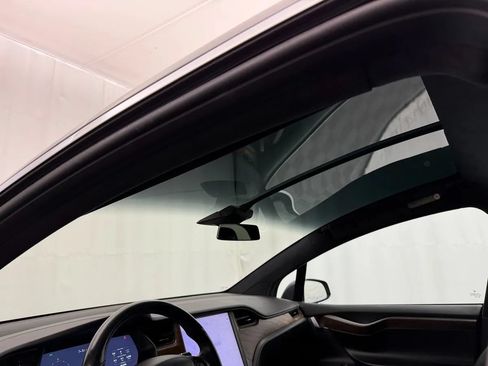 Used 2019 Tesla Model X AWD/4WD image 9