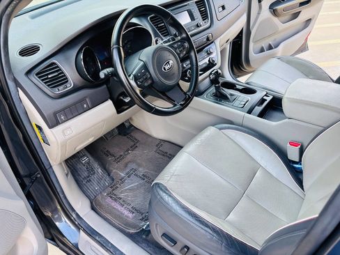 Used 2016 Kia Sedona LX w/ LX Essentials Premium Package image 16