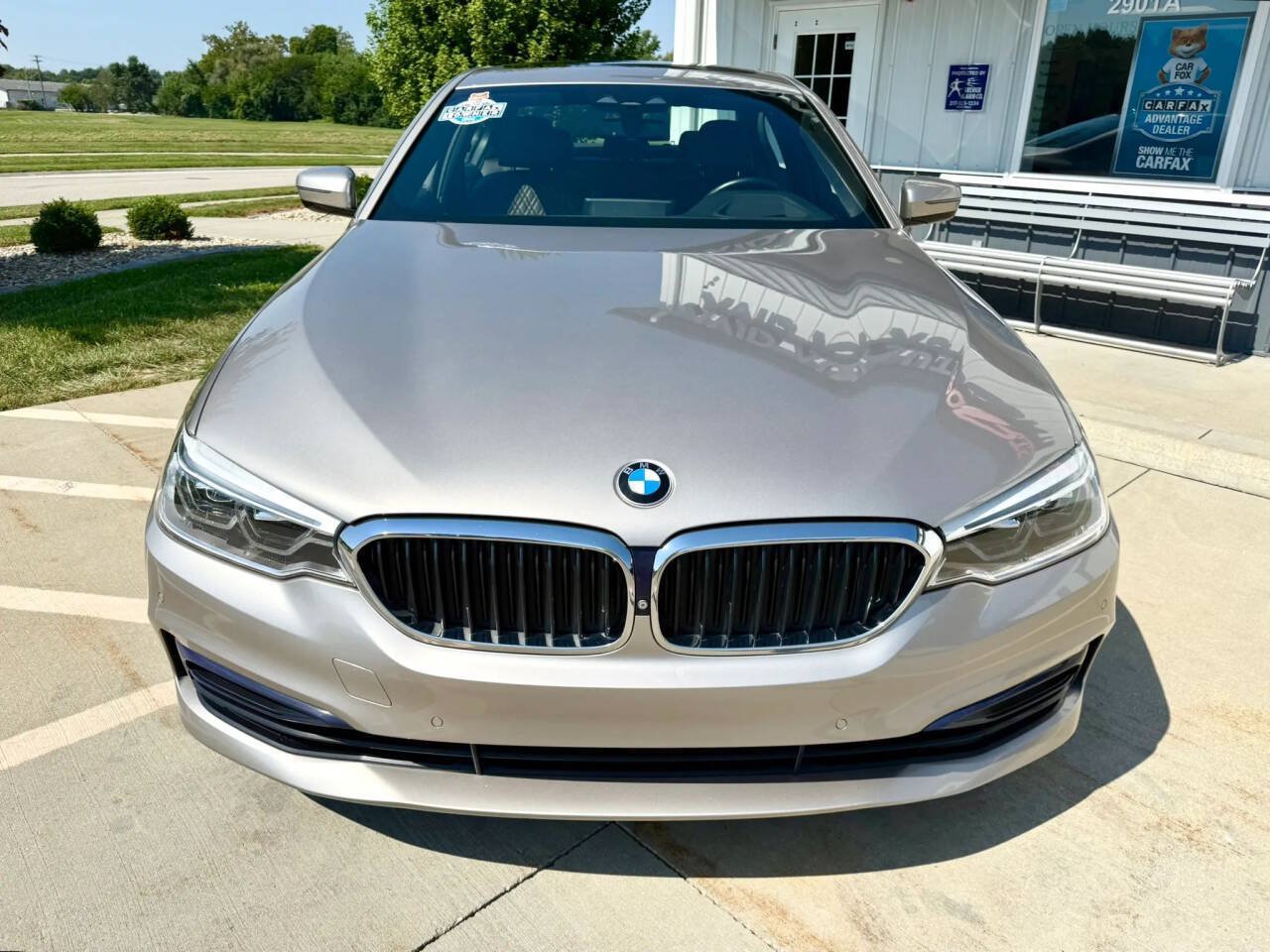 Used 2017 BMW 530i xDrive AWD/4WD image 3