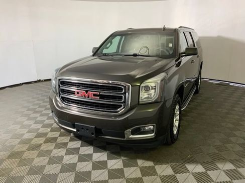 Used 2019 GMC Yukon XL SLT AWD/4WD image 3
