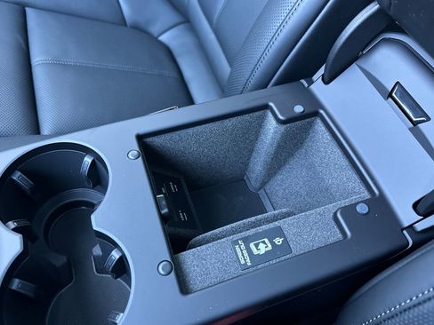 New 2026 Porsche Macan image 27