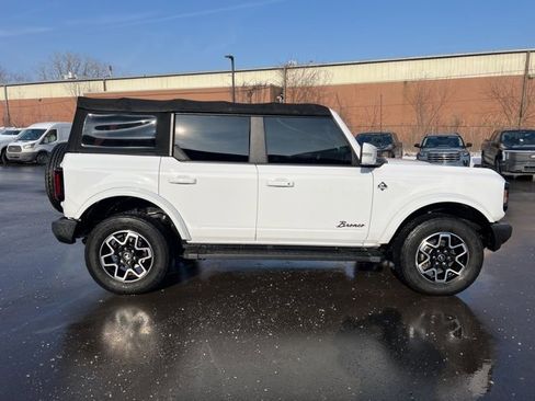 Used 2022 Ford Bronco Outer Banks image 4