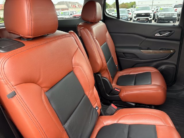 Used 2023 GMC Acadia SLE w/ Driver Convenience Package FWD image 27
