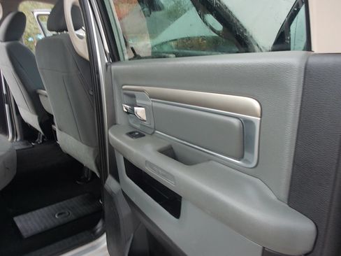 Used 2017 RAM 2500 SLT AWD/4WD image 29