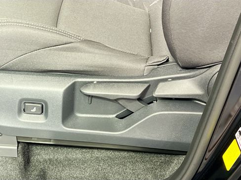 New 2025 Toyota Tacoma SR5 image 15