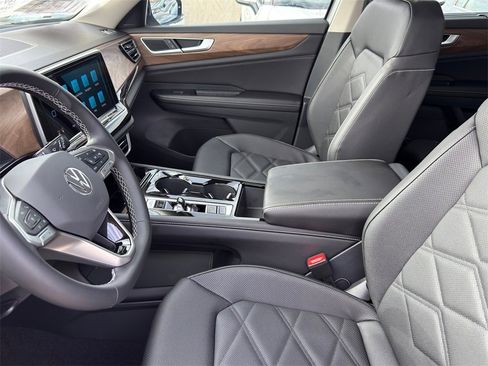 New 2026 Volkswagen Atlas SE image 10